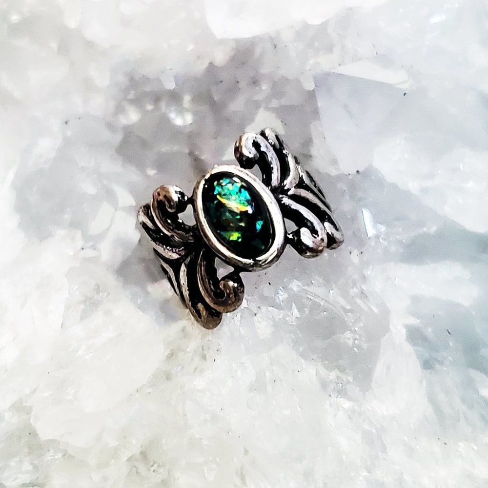 Ornate - Ear Cartilage Cuff with Synthetic Black Opal